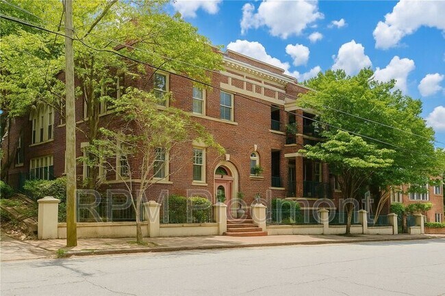 Building Photo - 741 Frederica St NE
