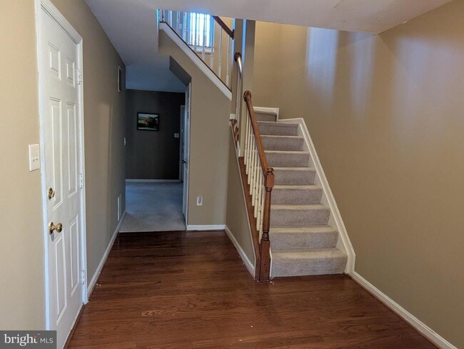 Building Photo - 2426 Clover Field Cir