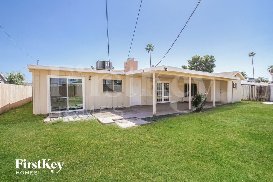 Building Photo - 2126 W San Miguel Ave