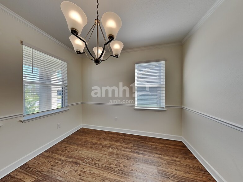 Building Photo - 524 Pine Terrace Dr