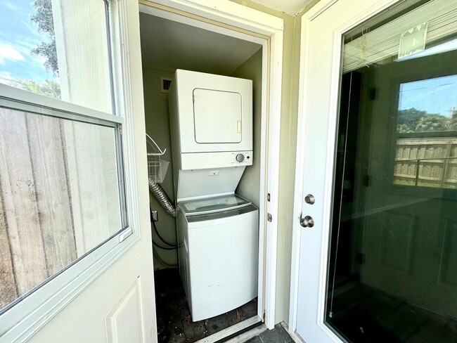 Building Photo - 3531 Burma Ct