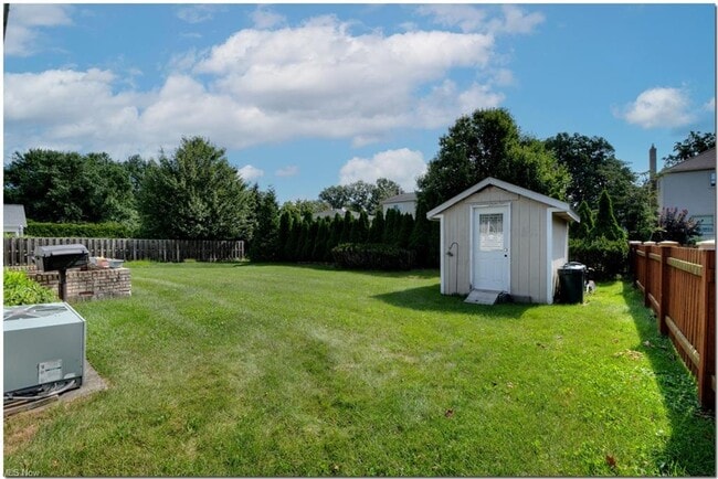 Building Photo - 3589 Delmar Dr