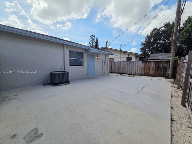 Building Photo - 242 NW 51st Ave