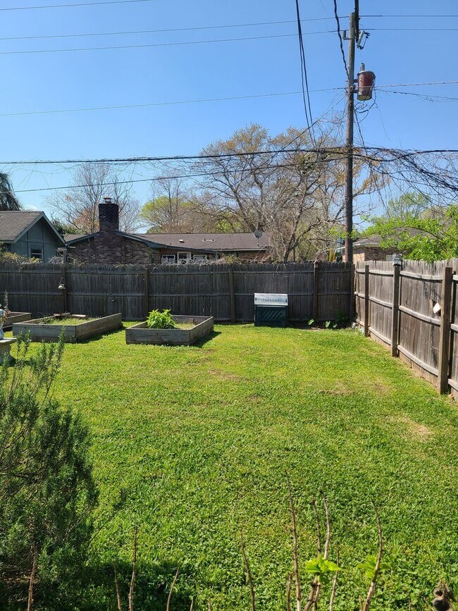 Building Photo - Cozy Home in Prime Location!