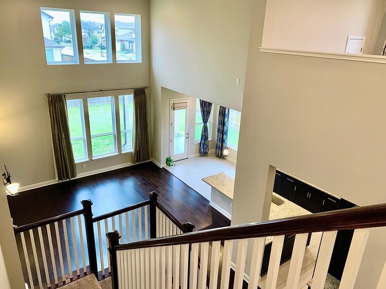 Building Photo - 15420 Iveans Way