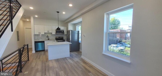 Building Photo - 307 W York St