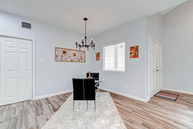 Building Photo - 395 Rancho Bauer Dr