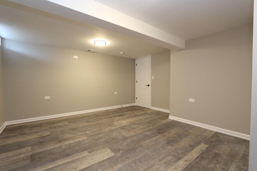 Building Photo - 3511 43rd Pl