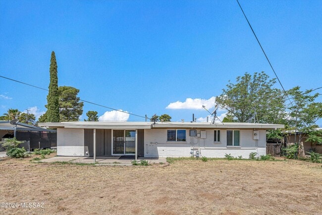 Building Photo - 227 S Ave B