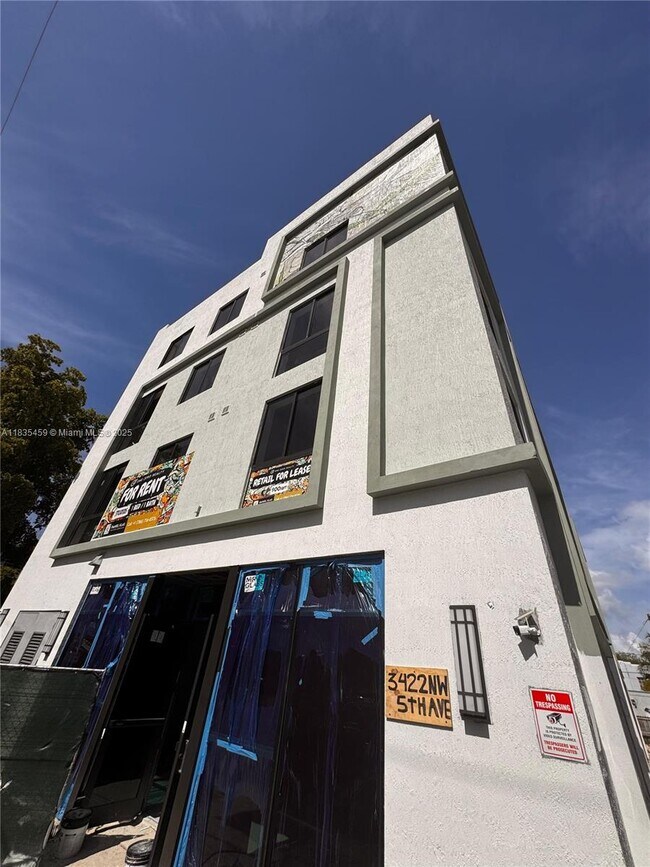 Building Photo - 3422 NW 5th Ave
