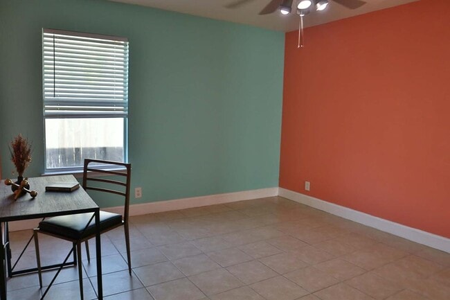 Building Photo - 717 Blair Ave