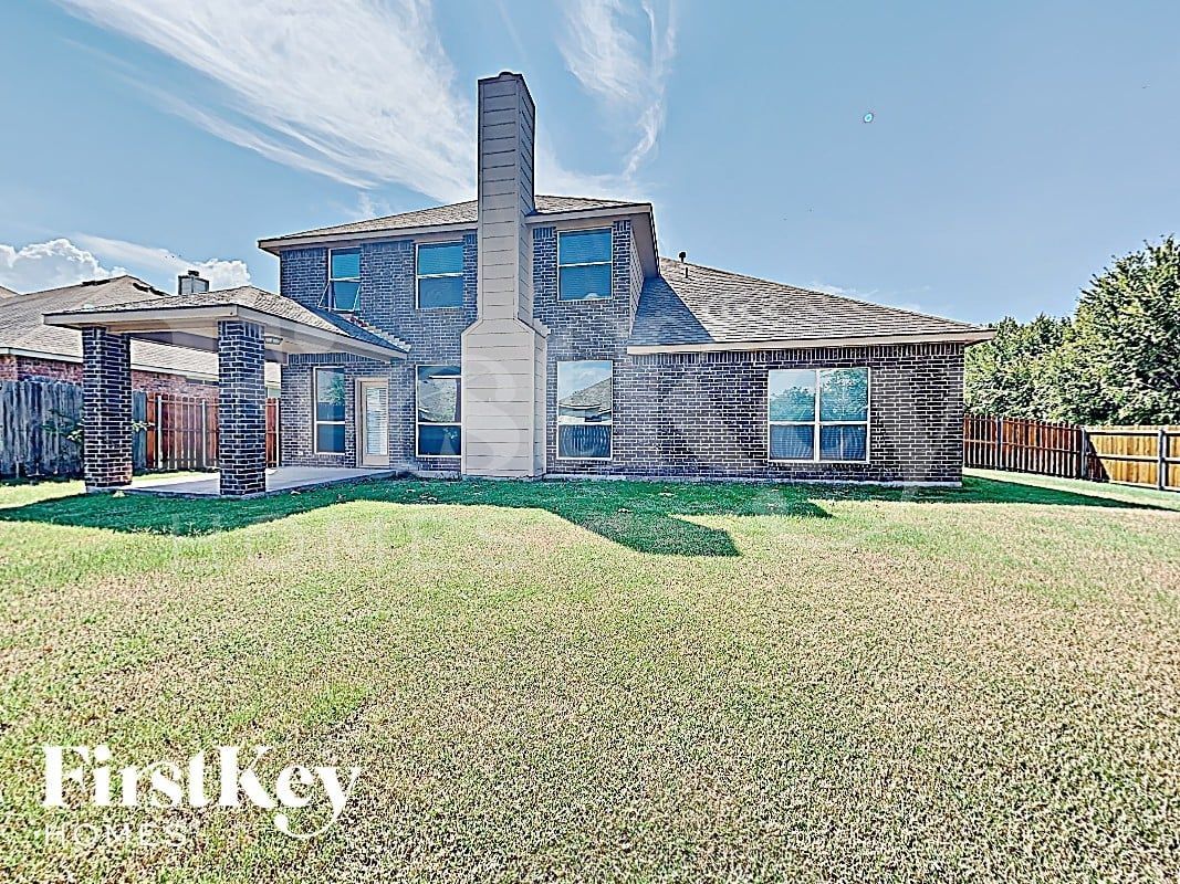 Building Photo - 3001 Wren Ln