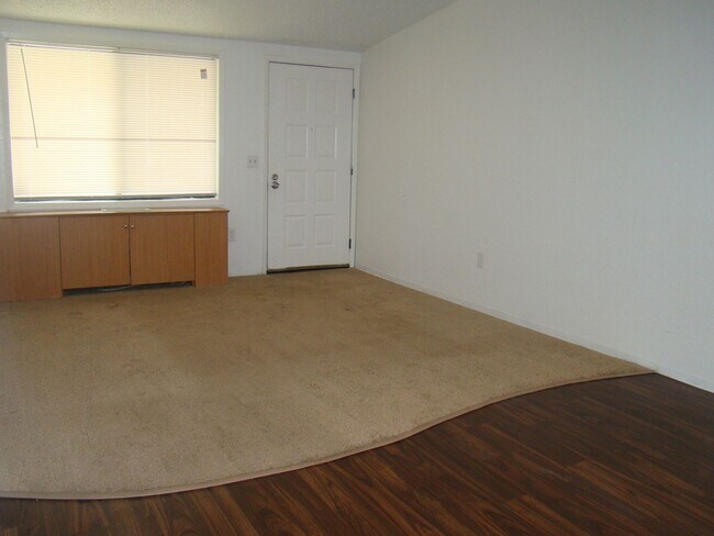 Building Photo - LIIMTED TIME PRICING! The Price Will Not! ...