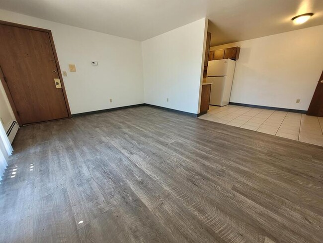 Building Photo - 1721 Lenwood Ave