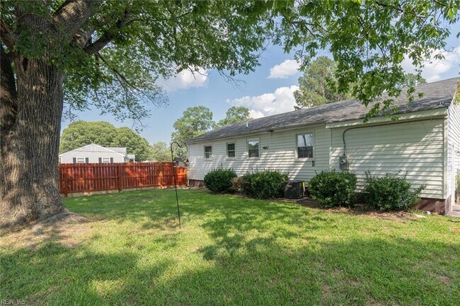 Building Photo - 314 Mohican Dr