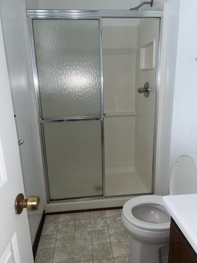 Building Photo - "Charming 3-Bedroom Sanctuary with 2 Full Baths in Prime Simpsonville Location!"