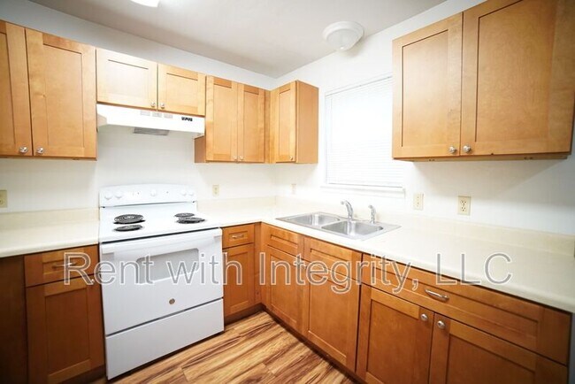 Building Photo - 2555 Chateau Ln