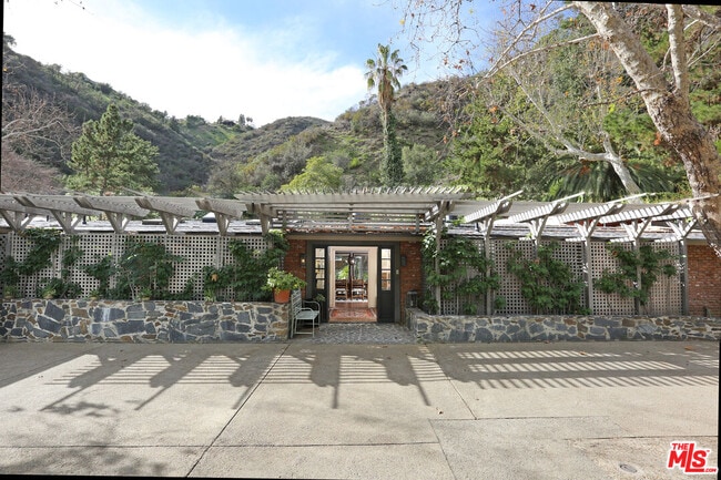 Building Photo - 2673 Mandeville Canyon Rd