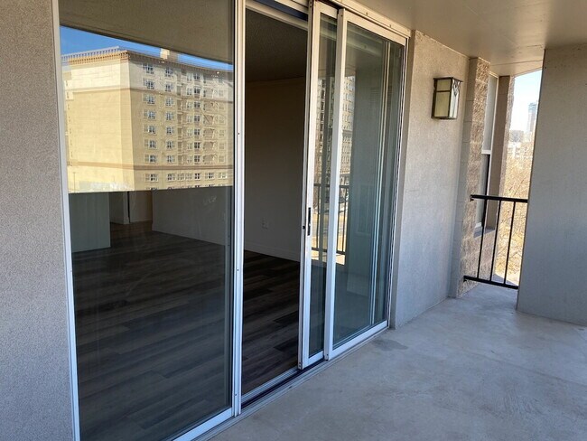 Building Photo - AVAILABLE NOW! Recently remodeled condo on Cherry Creek Trail + Move in Special!