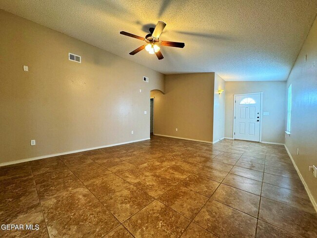 Building Photo - 13981 Sandy Rock Dr