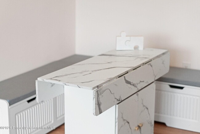 Building Photo - 220 Linden St