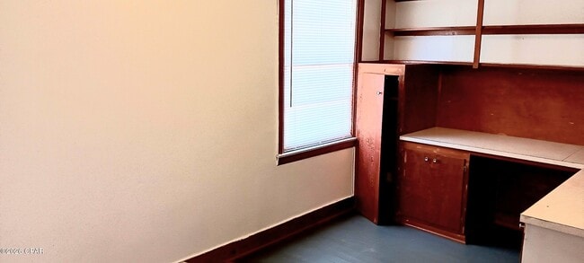 Building Photo - 648 N 9th Plaza