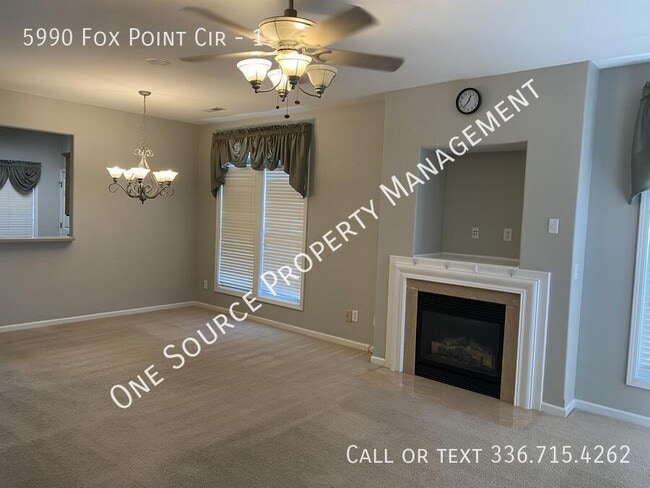 Building Photo - 5990 Fox Point Cir