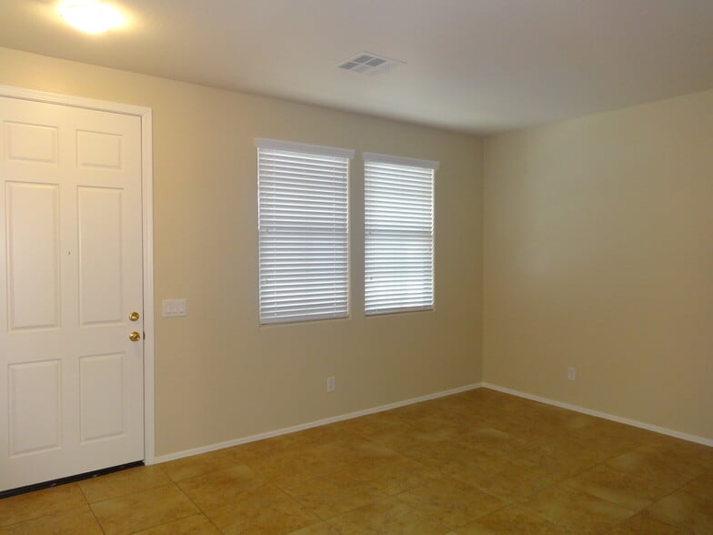 Building Photo - 7600 W Spur Dr