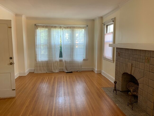 Living Room - 1300 Cryer Ave