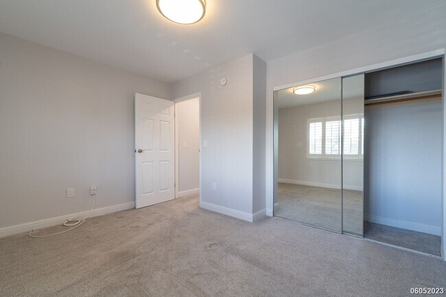 Building Photo - 1br/1ba/prkg Condo at Kumelewai Gardens