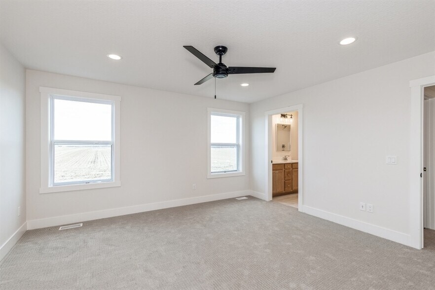 Building Photo - 915 Henryson St