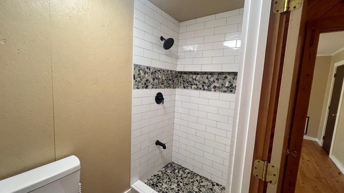 Building Photo - 22712 Creekwood Dr