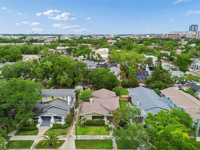 Building Photo - 1107 W Horatio St