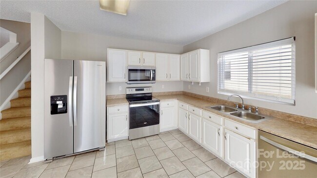 Building Photo - 8139 Deodora Cedar Ln
