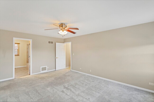 Building Photo - 40W148 Carl Sandburg Rd