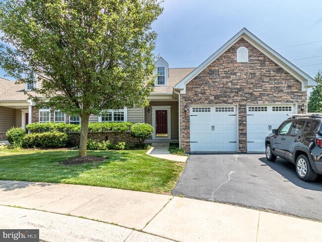 Building Photo - 31171 Mills Chase Dr
