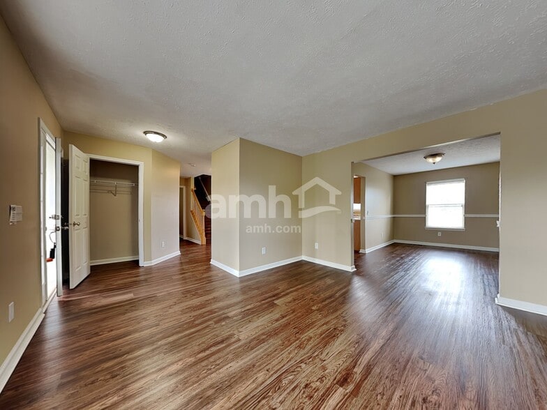 Building Photo - 10942 Alamosa Dr