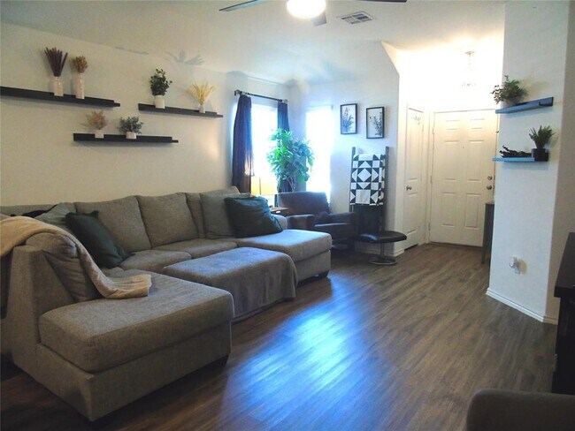 Building Photo - 308 Majestic Cedar Ct