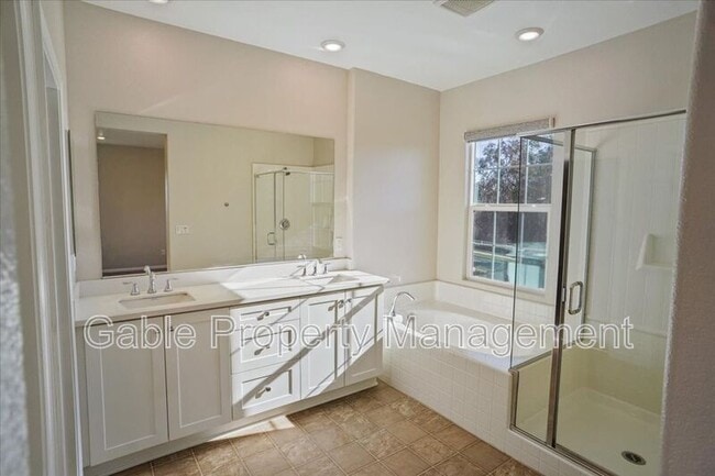 Building Photo - 22772 Harmony Dr