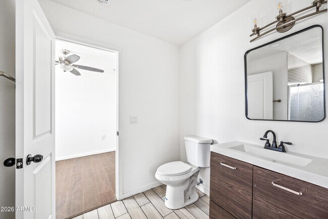 Building Photo - 330 N 15th St