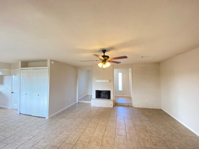 Building Photo - 521 26th Ave N