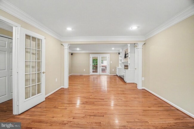 Building Photo - 16200 Edgewood Dr