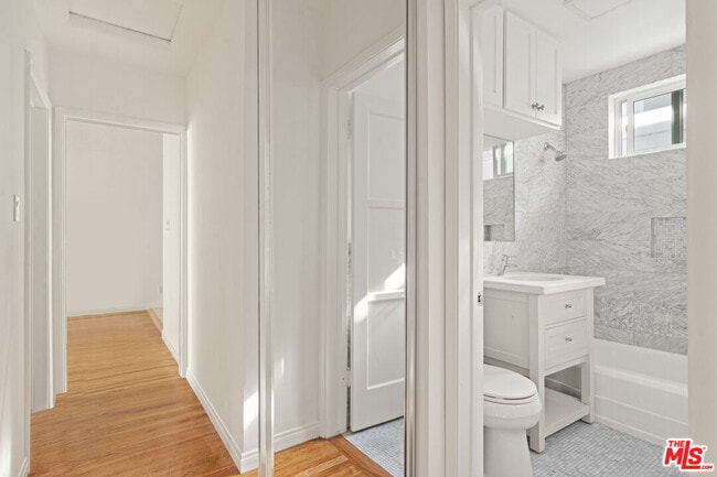 Building Photo - 1/2 Ocean Park Blvd