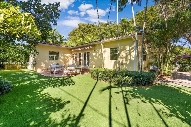 Building Photo - 414 Camilo Ave