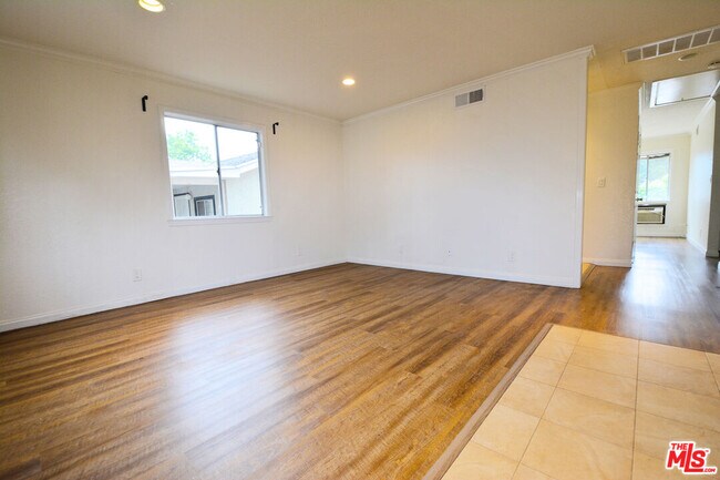 Building Photo - 3630 2nd Ave