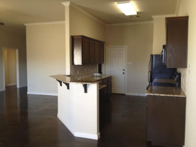 Building Photo - 3BR / 2BA Duplex in Hewitt, Texas | Midway...