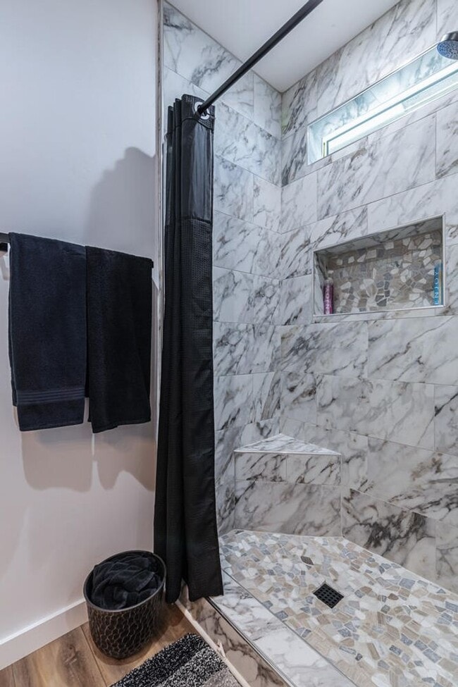 Building Photo - Karin's Kottage-New 2 Bedroom/2 Bath Furnished or Unfurnished Oasis for Lease