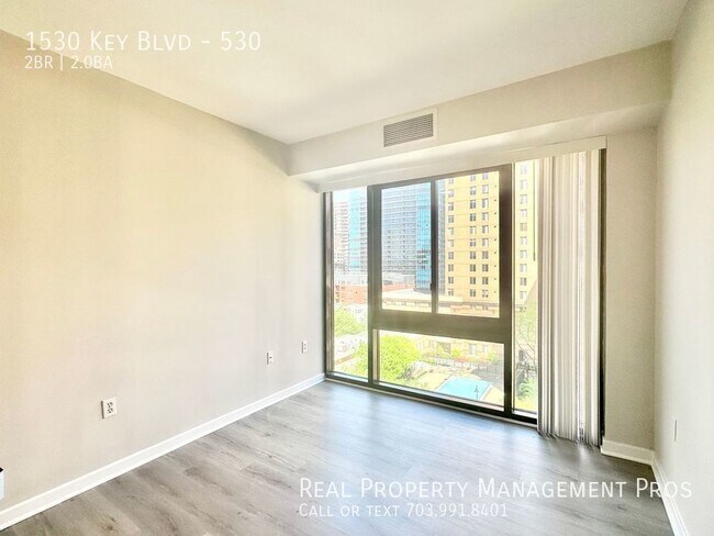 Building Photo - Sun-Drenched Condo-Stunning Views, Walk to...