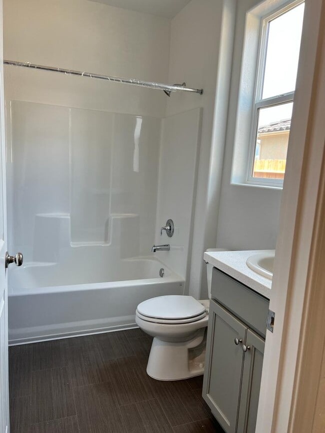 Level 1 Bathroom - 2294 N Apricot Ave