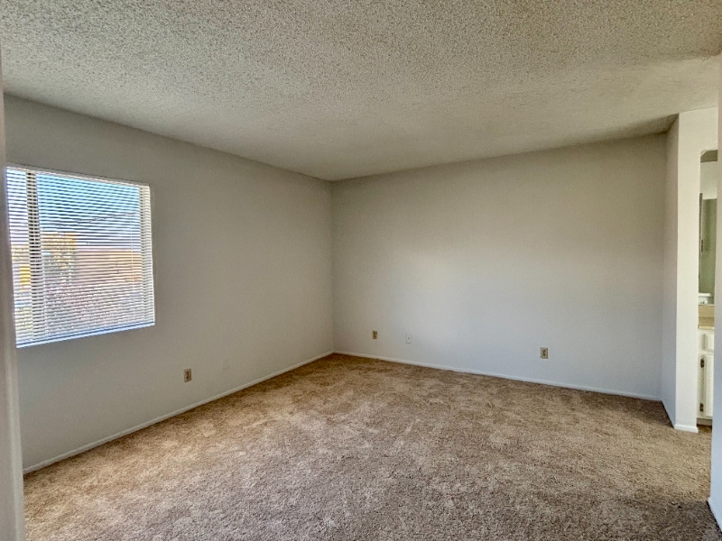 Building Photo - 6400 Kraft Ave